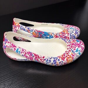 Crocs Kadee Ballet Flats Multicolor Pattern Women’s Size 7 Comfort Slip On FLAW